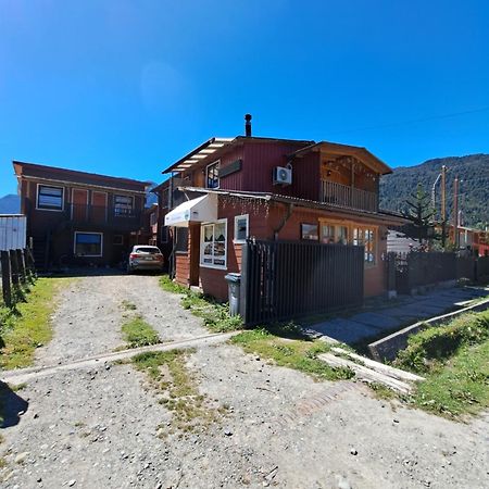 Hostal Robinson 푸에르토 푸유구아피 외부 사진
