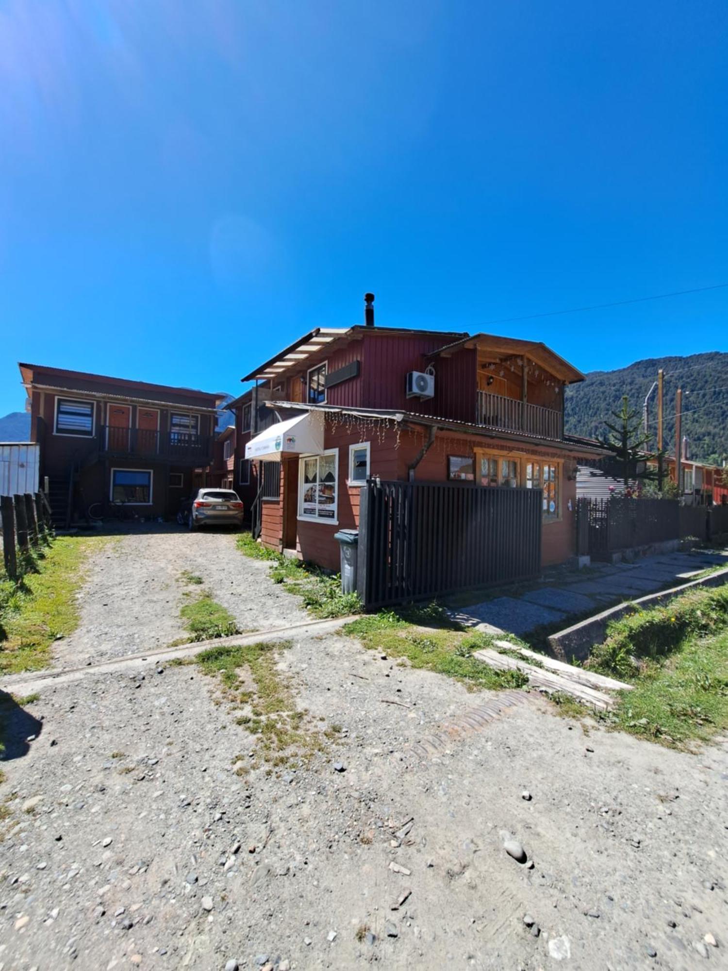 Hostal Robinson 푸에르토 푸유구아피 외부 사진