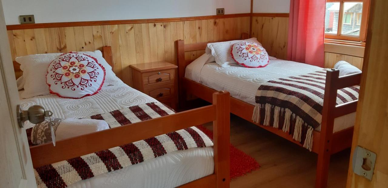 Hostal Robinson 푸에르토 푸유구아피 외부 사진